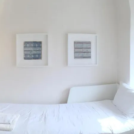 Гостьовий будинок Tiny Individual Room- Bairro Alto